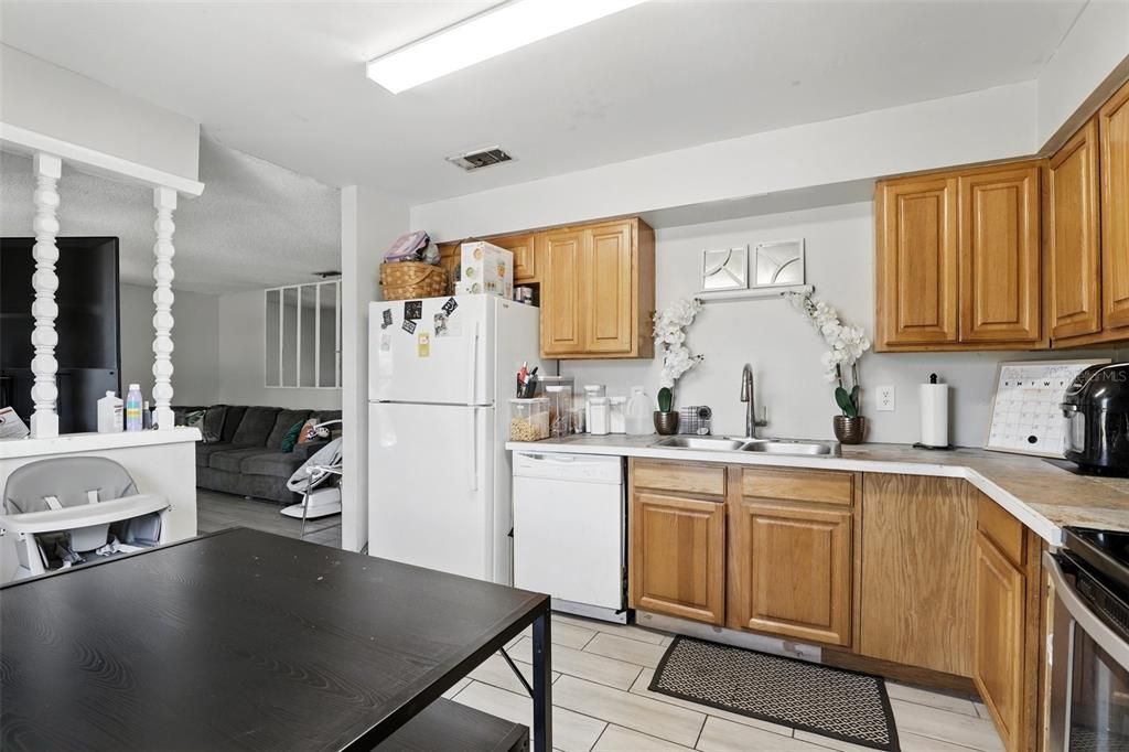 待售: $485,000 (4 贝兹, 0 浴室, 1772 平方英尺)