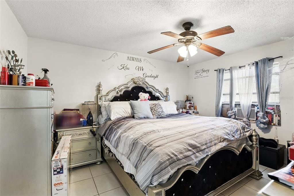 待售: $485,000 (4 贝兹, 0 浴室, 1772 平方英尺)