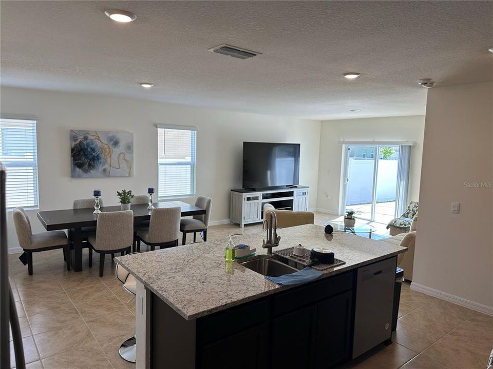 For Rent: $2,650 (5 beds, 3 baths, 2522 Square Feet)