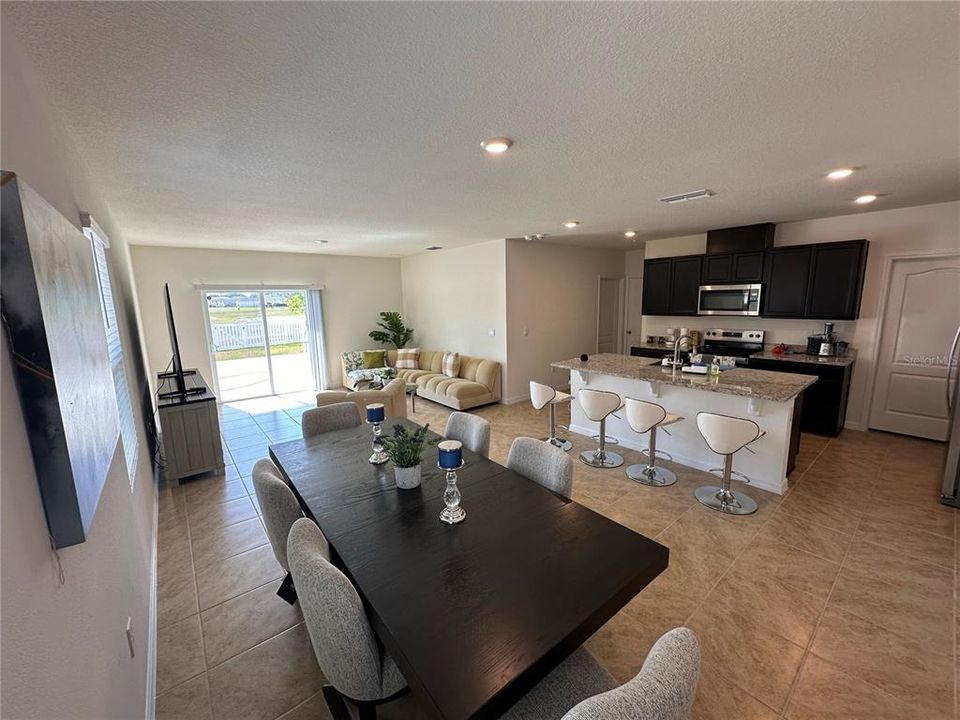 For Rent: $2,650 (5 beds, 3 baths, 2522 Square Feet)