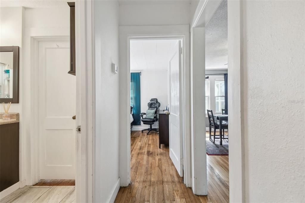 合同活跃: $725,000 (5 贝兹, 4 浴室, 4752 平方英尺)