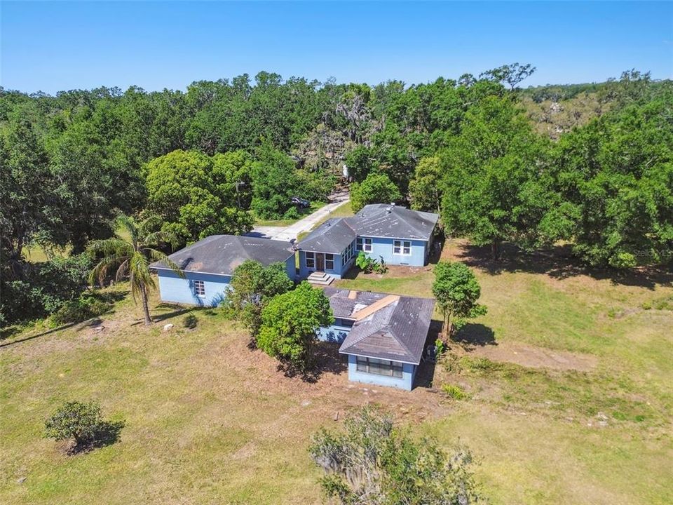 合同活跃: $725,000 (5 贝兹, 4 浴室, 4752 平方英尺)