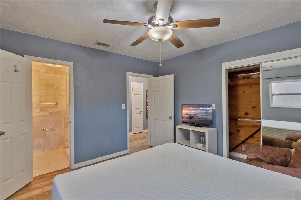 For Rent: $3,000 (3 beds, 2 baths, 1806 Square Feet)