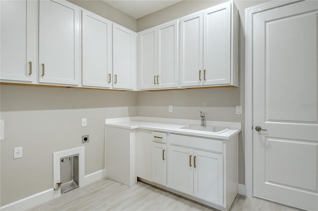 For Rent: $9,000 (3 beds, 3 baths, 2928 Square Feet)