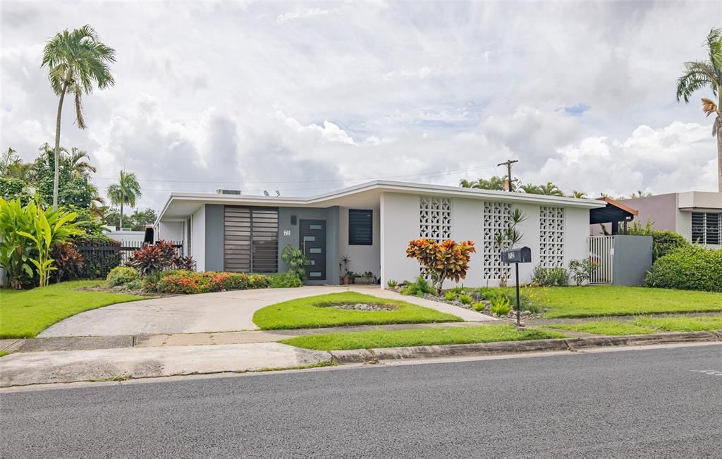 Recently Sold: $510,000 (3 beds, 2 baths, 2204 Square Feet)