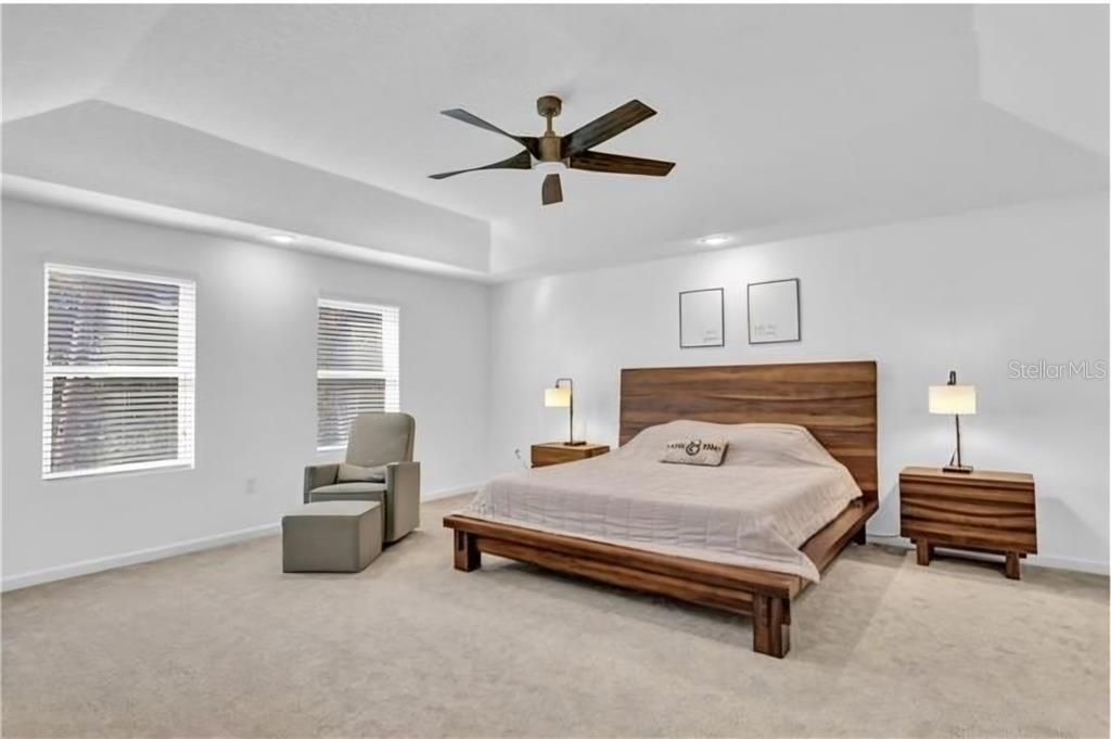 For Rent: $3,900 (5 beds, 3 baths, 3071 Square Feet)