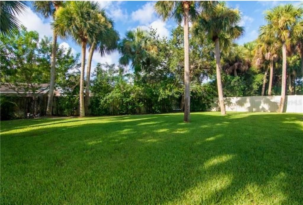 For Rent: $3,900 (5 beds, 3 baths, 3071 Square Feet)