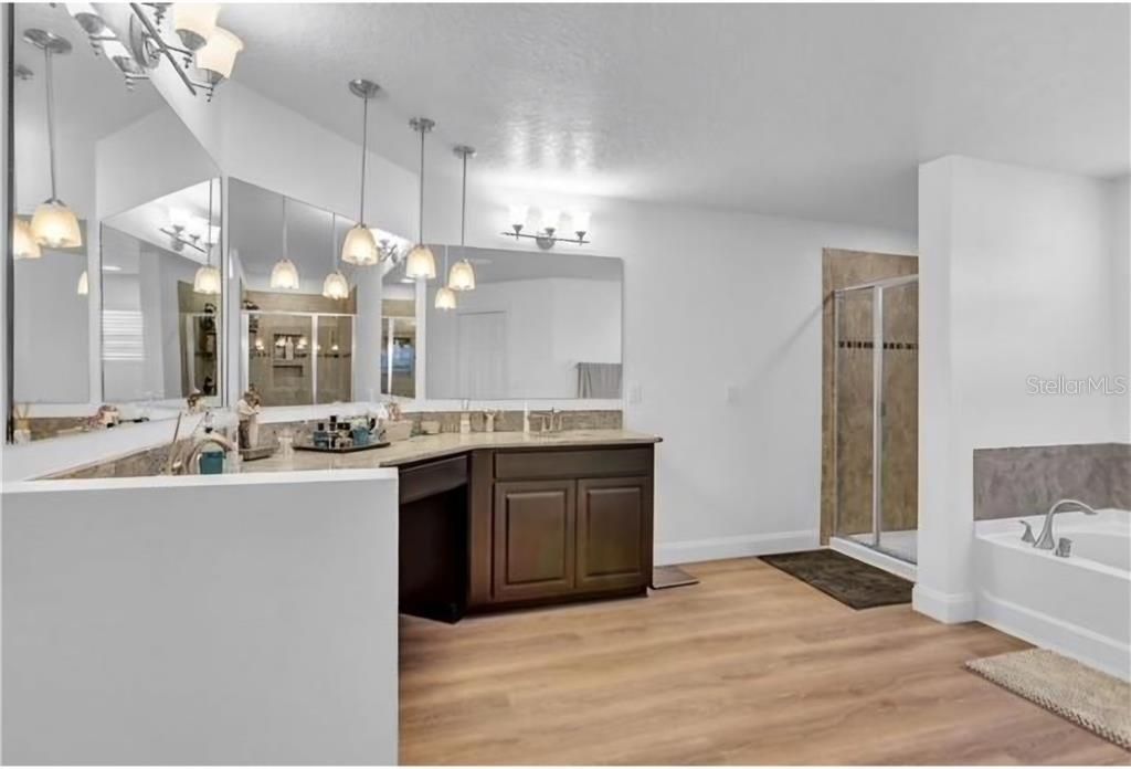 For Rent: $3,900 (5 beds, 3 baths, 3071 Square Feet)