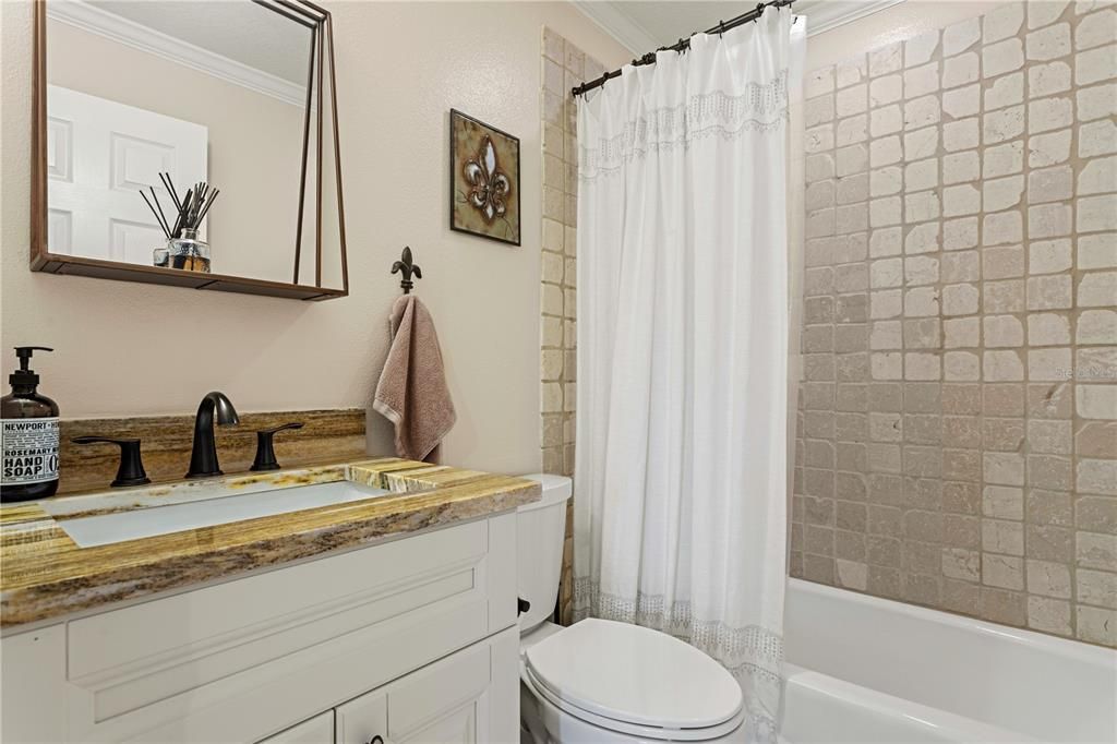 待售: $1,150,000 (5 贝兹, 5 浴室, 4653 平方英尺)