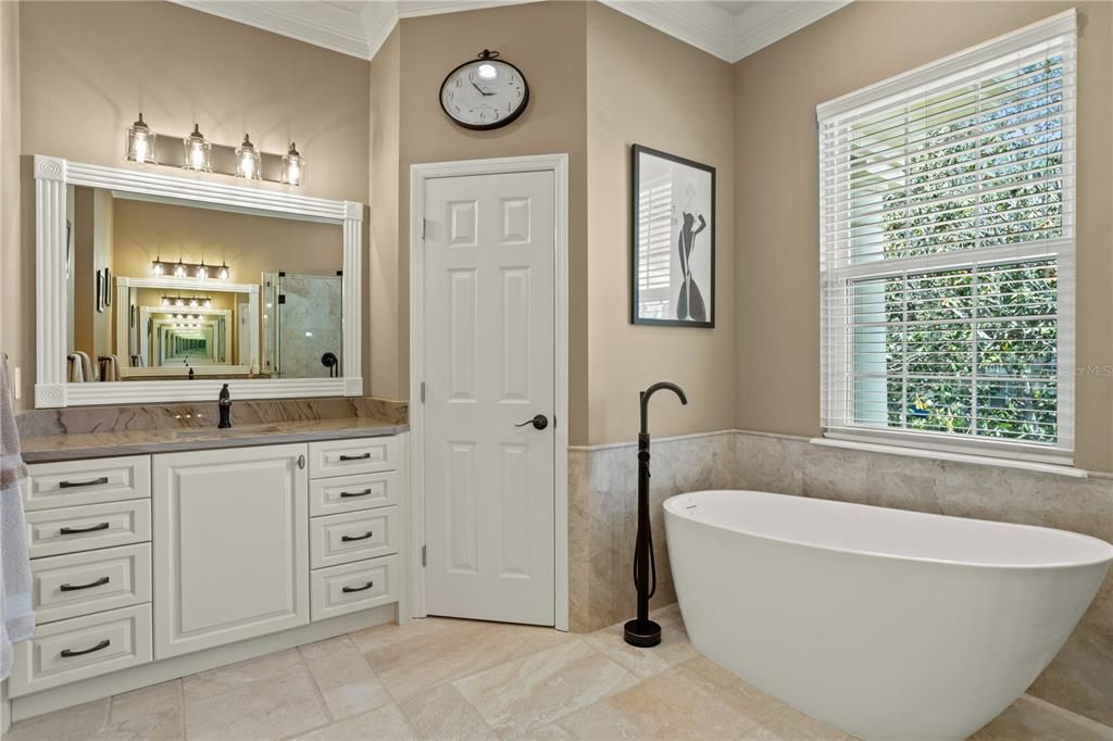 待售: $1,150,000 (5 贝兹, 5 浴室, 4653 平方英尺)