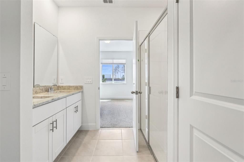 En Venta: $412,000 (4 camas, 2 baños, 2054 Pies cuadrados)