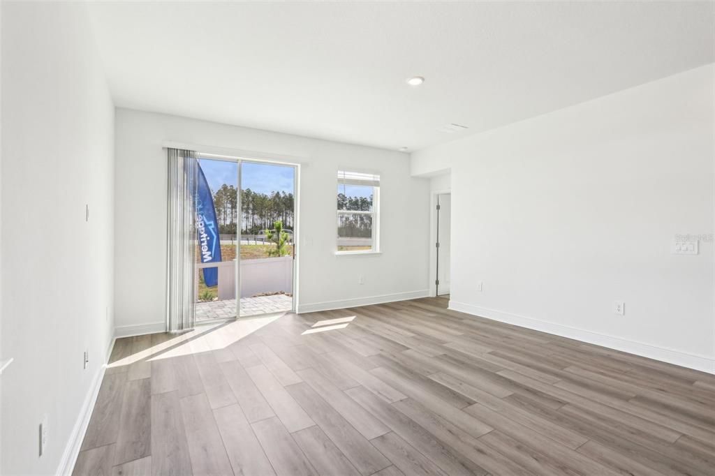 En Venta: $412,000 (4 camas, 2 baños, 2054 Pies cuadrados)