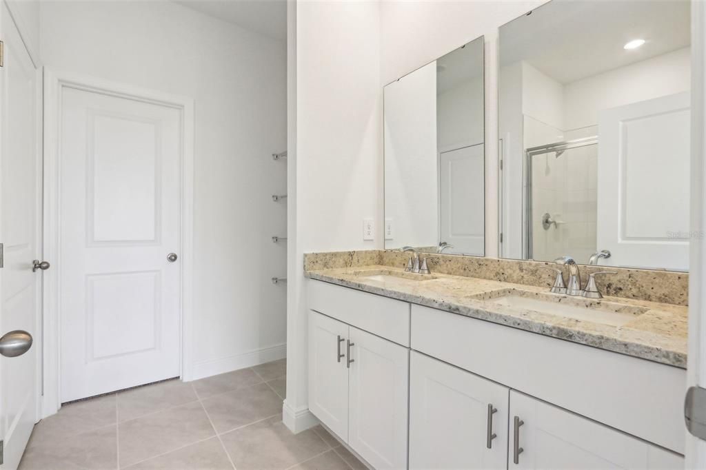 En Venta: $412,000 (4 camas, 2 baños, 2054 Pies cuadrados)