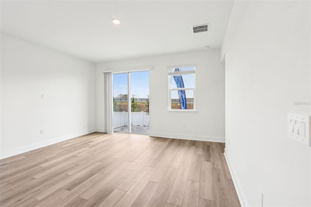 En Venta: $412,000 (4 camas, 2 baños, 2054 Pies cuadrados)