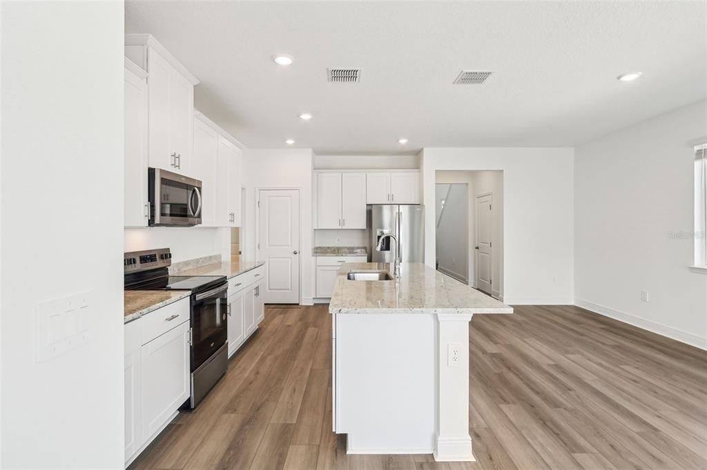 En Venta: $412,000 (4 camas, 2 baños, 2054 Pies cuadrados)