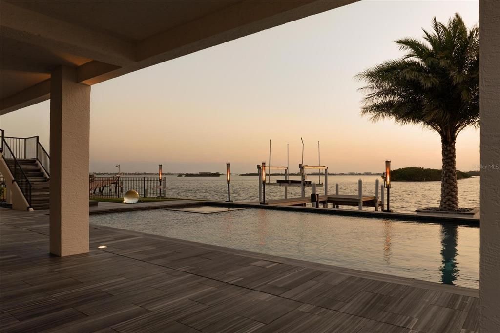 На продажу: $3,275,000 (3 спален, 4 ванн, 4577 Квадратных фут)