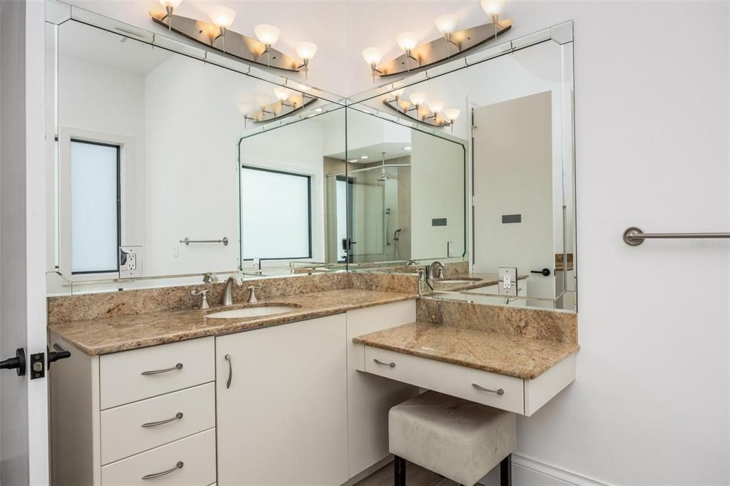 На продажу: $3,275,000 (3 спален, 4 ванн, 4577 Квадратных фут)