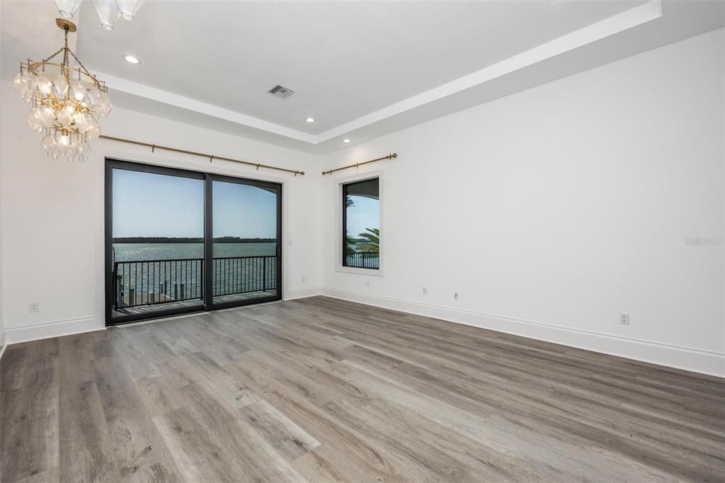 На продажу: $3,275,000 (3 спален, 4 ванн, 4577 Квадратных фут)