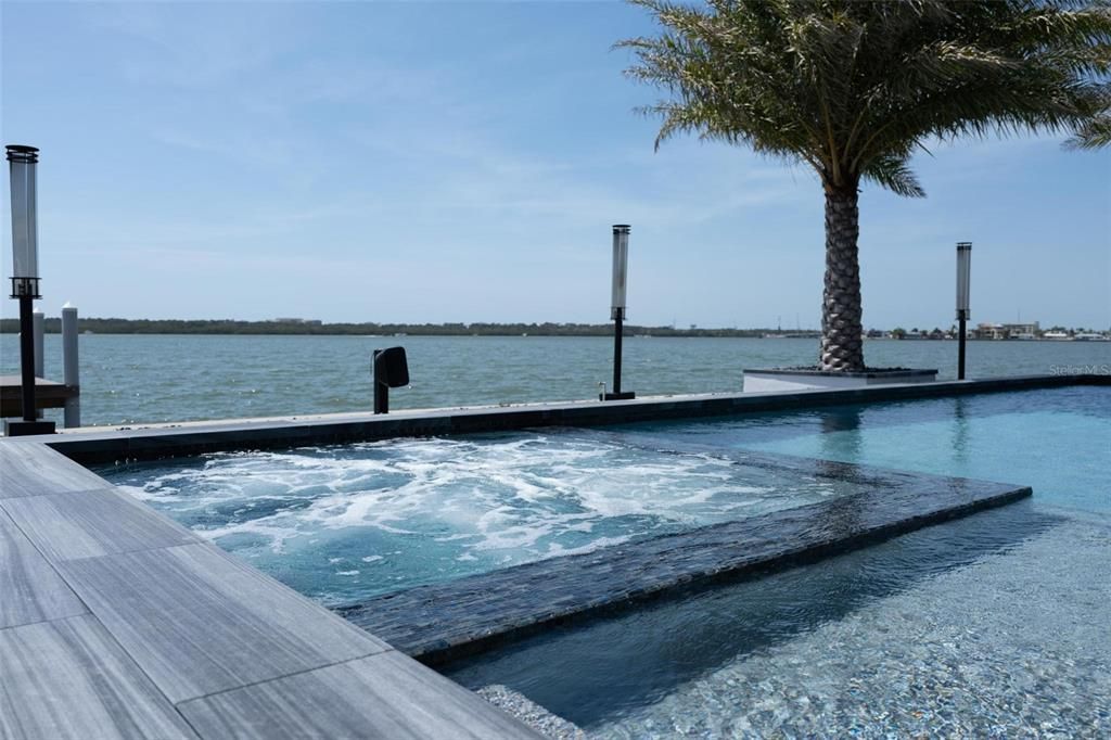 На продажу: $3,275,000 (3 спален, 4 ванн, 4577 Квадратных фут)