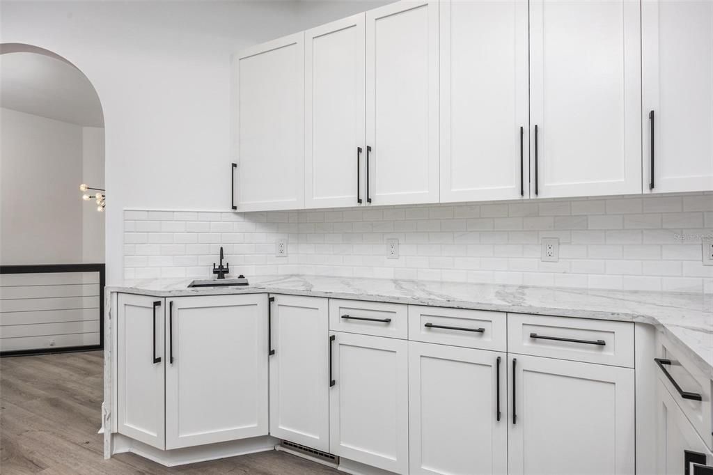 На продажу: $3,275,000 (3 спален, 4 ванн, 4577 Квадратных фут)