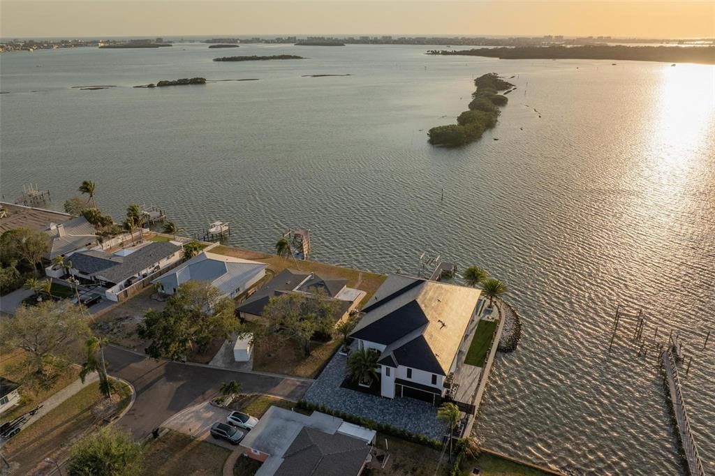 На продажу: $3,275,000 (3 спален, 4 ванн, 4577 Квадратных фут)