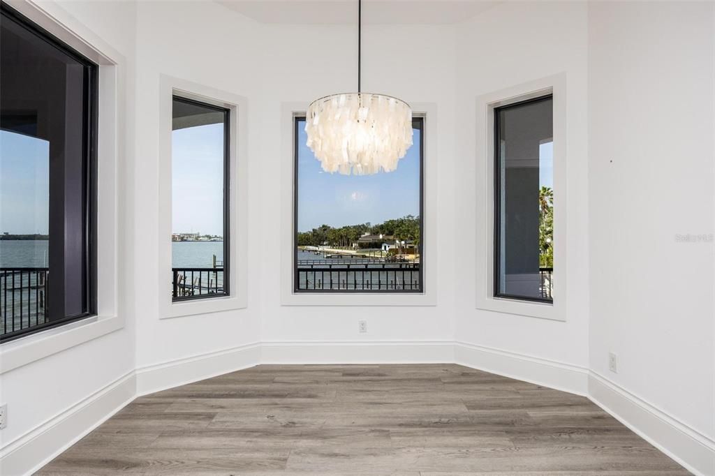 На продажу: $3,275,000 (3 спален, 4 ванн, 4577 Квадратных фут)