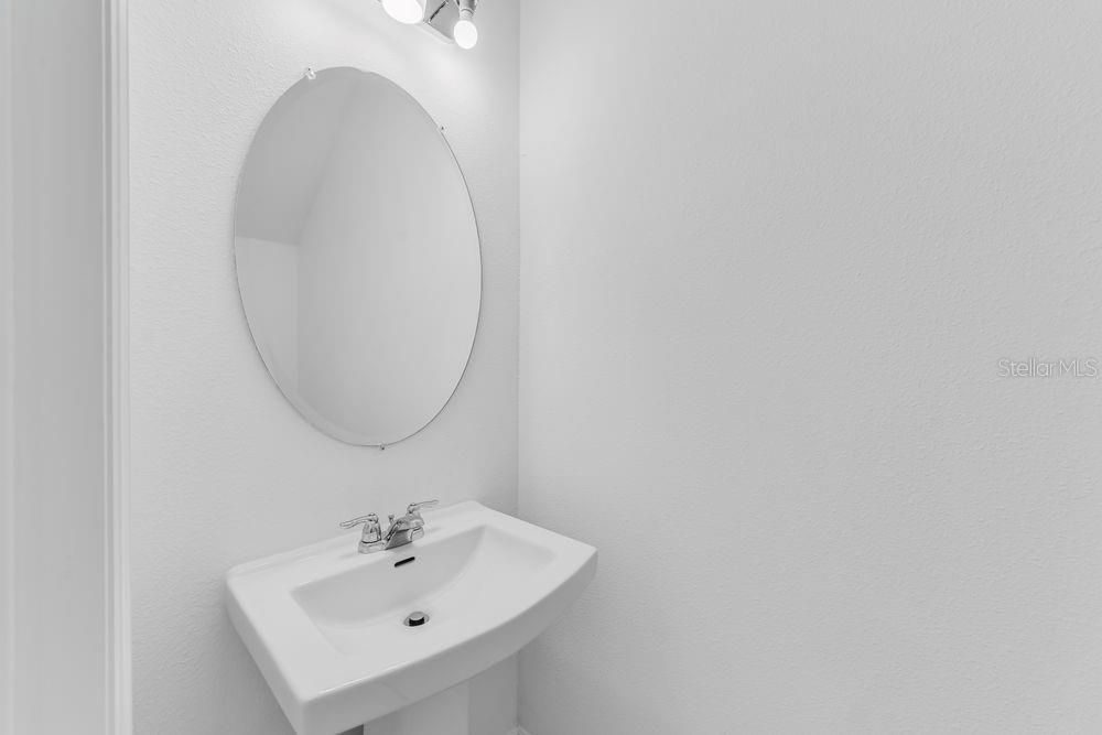 For Sale: $299,000 (3 beds, 2 baths, 1373 Square Feet)