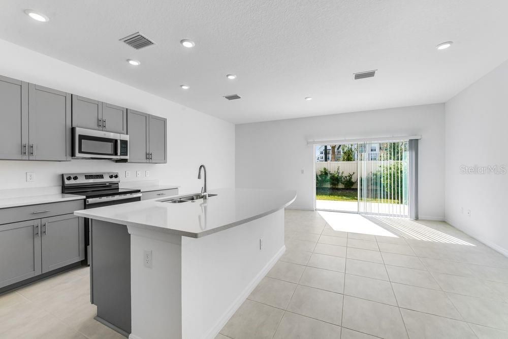 For Sale: $299,000 (3 beds, 2 baths, 1373 Square Feet)