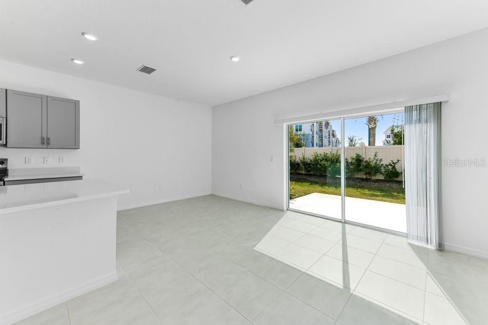 For Sale: $299,000 (3 beds, 2 baths, 1373 Square Feet)