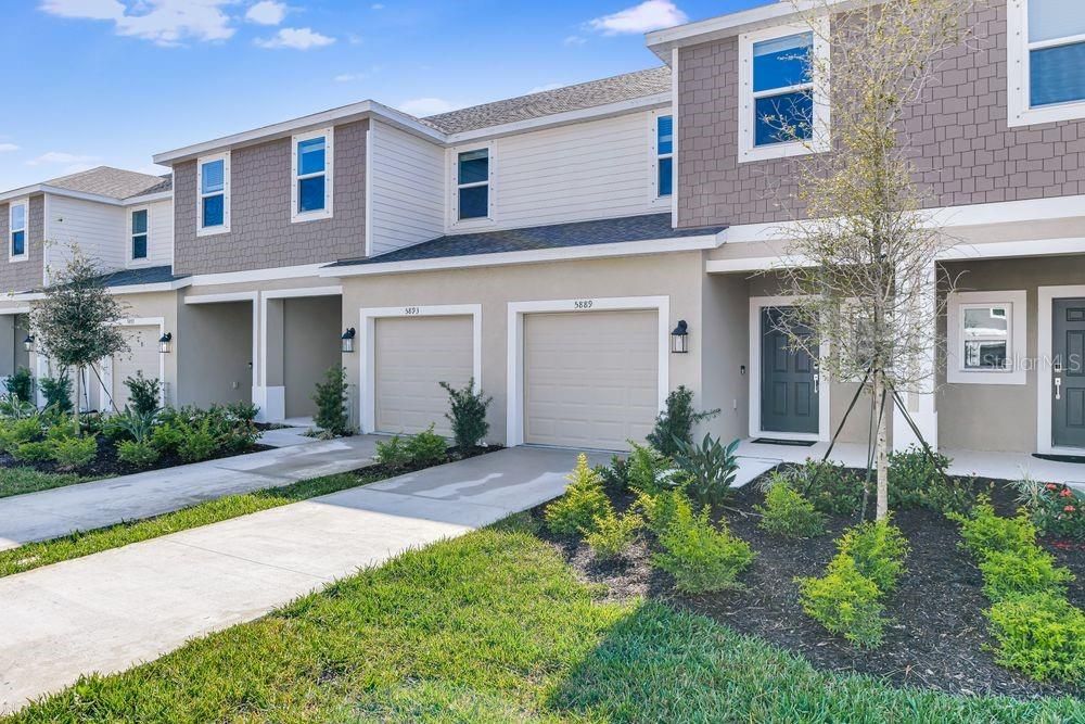 For Sale: $299,000 (3 beds, 2 baths, 1373 Square Feet)