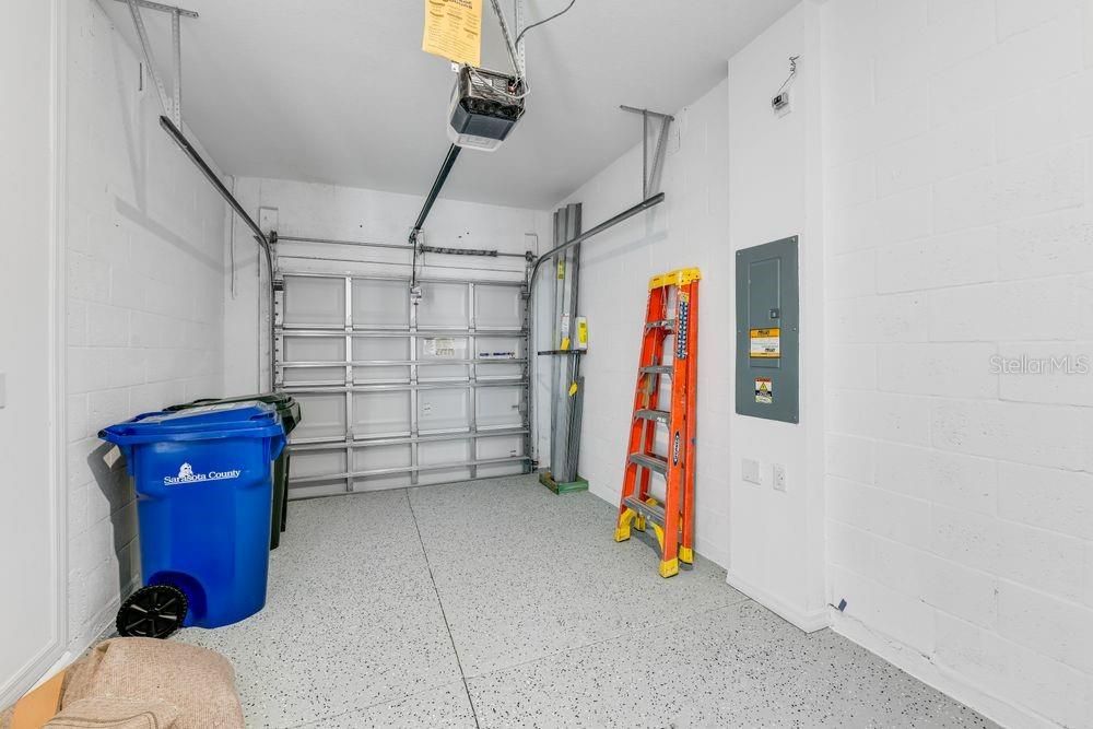 For Sale: $299,000 (3 beds, 2 baths, 1373 Square Feet)