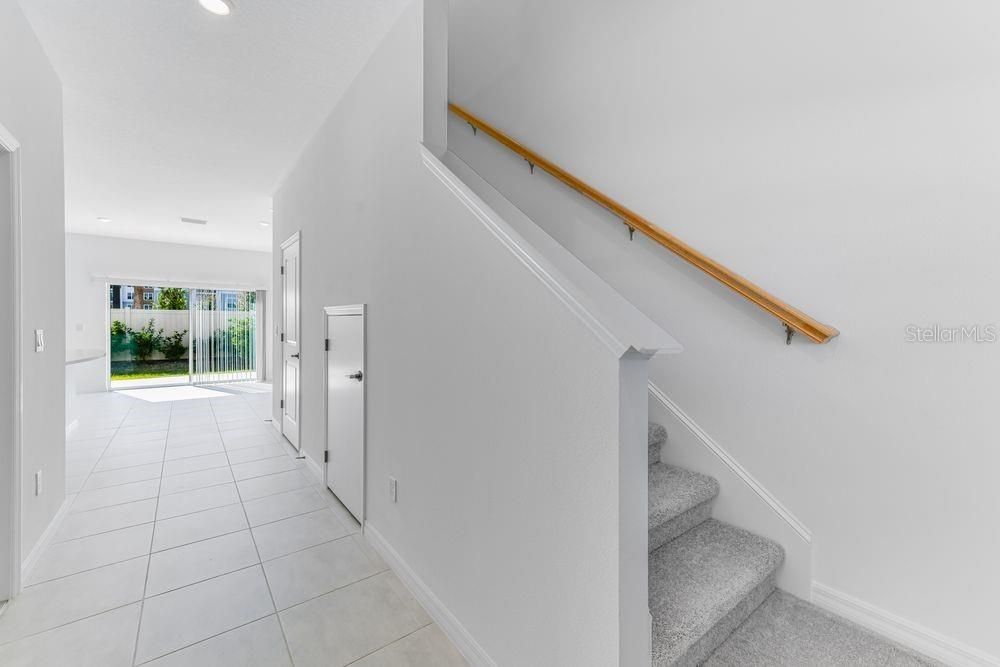 For Sale: $299,000 (3 beds, 2 baths, 1373 Square Feet)