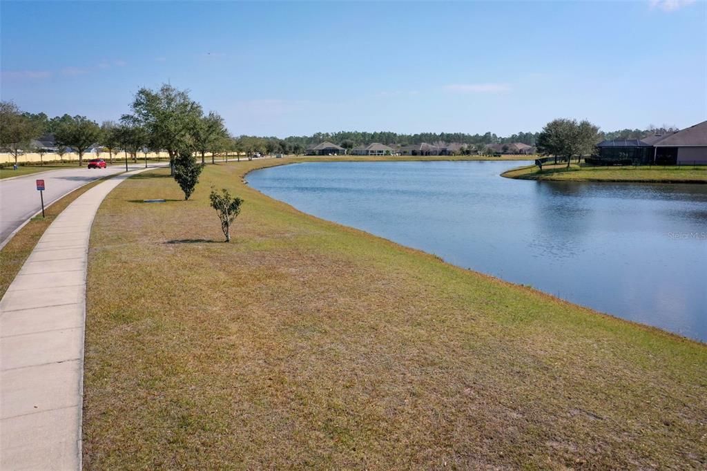 Под контрактом: $409,900 (5 спален, 2 ванн, 2208 Квадратных фут)