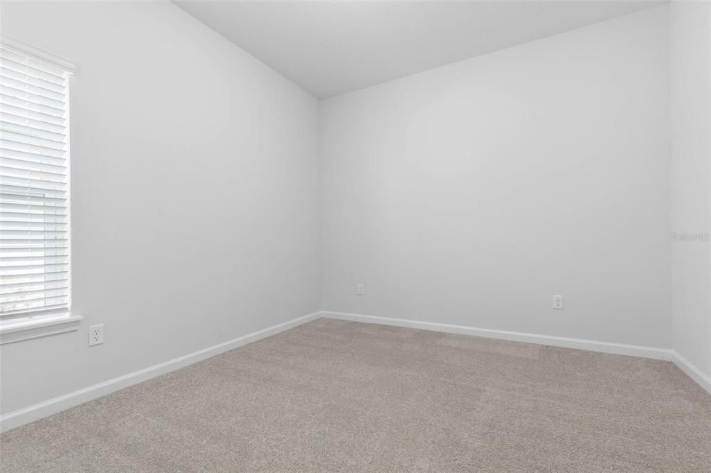 Под контрактом: $409,900 (5 спален, 2 ванн, 2208 Квадратных фут)