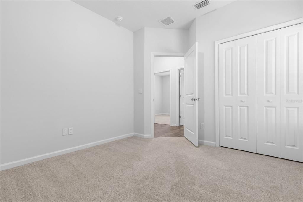 Под контрактом: $409,900 (5 спален, 2 ванн, 2208 Квадратных фут)