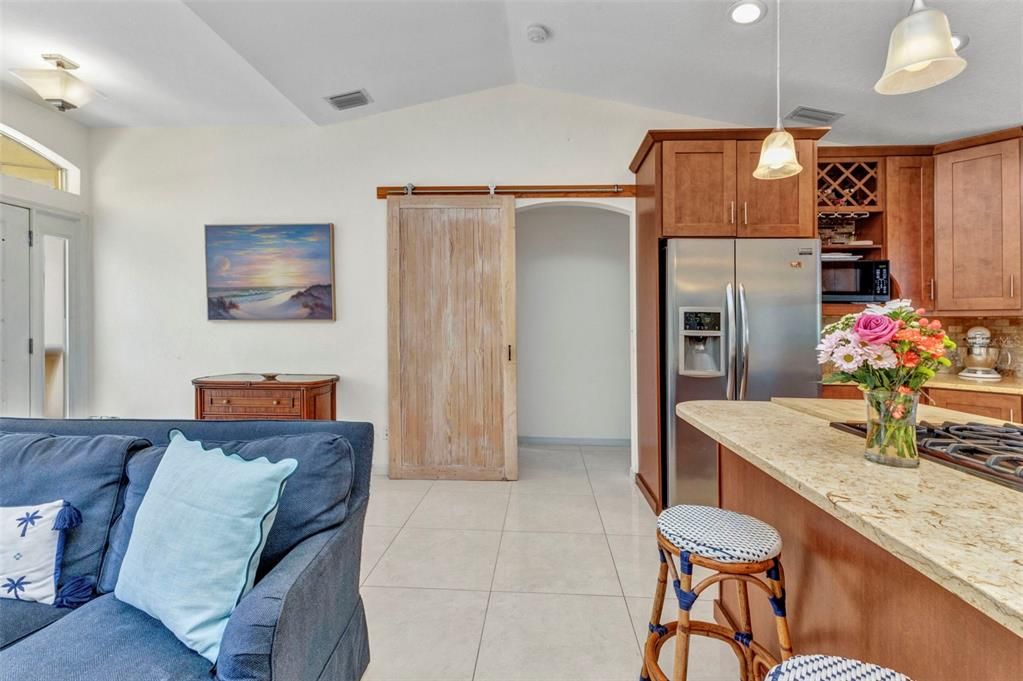 Activo con contrato: $549,000 (3 camas, 2 baños, 1270 Pies cuadrados)