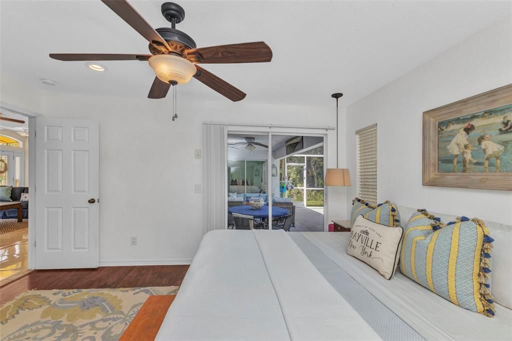 Activo con contrato: $549,000 (3 camas, 2 baños, 1270 Pies cuadrados)