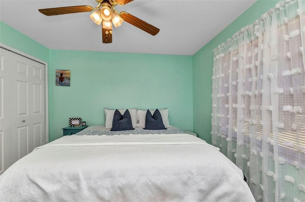 Activo con contrato: $549,000 (3 camas, 2 baños, 1270 Pies cuadrados)