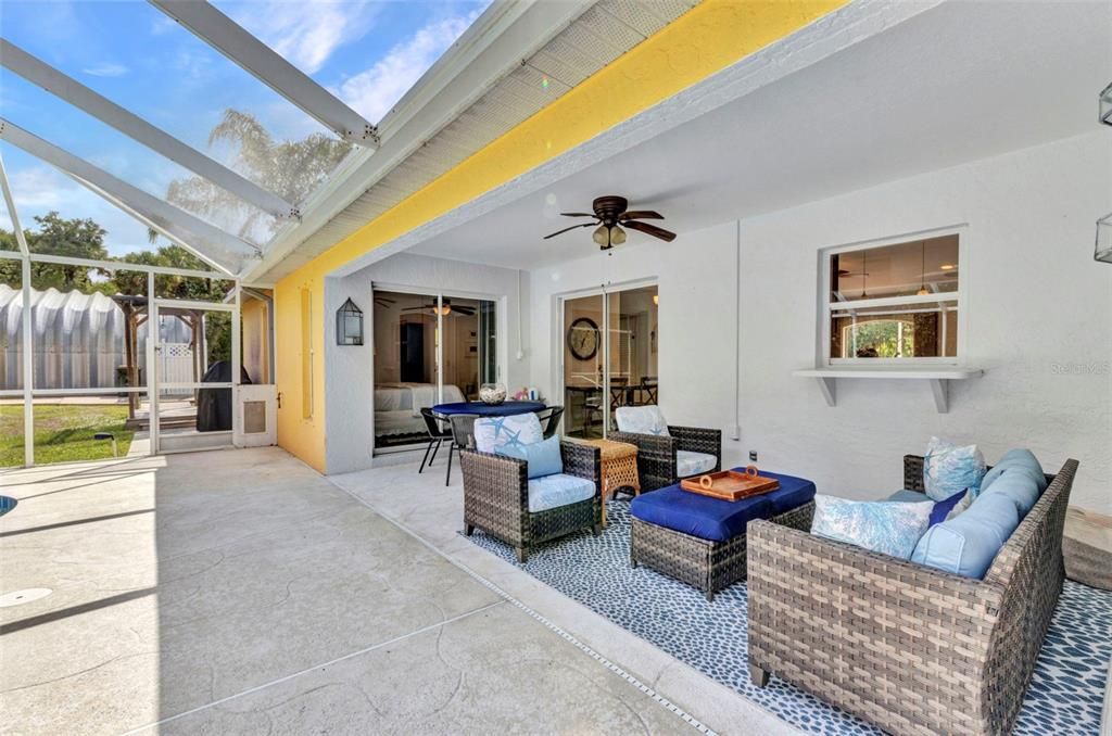 Activo con contrato: $549,000 (3 camas, 2 baños, 1270 Pies cuadrados)