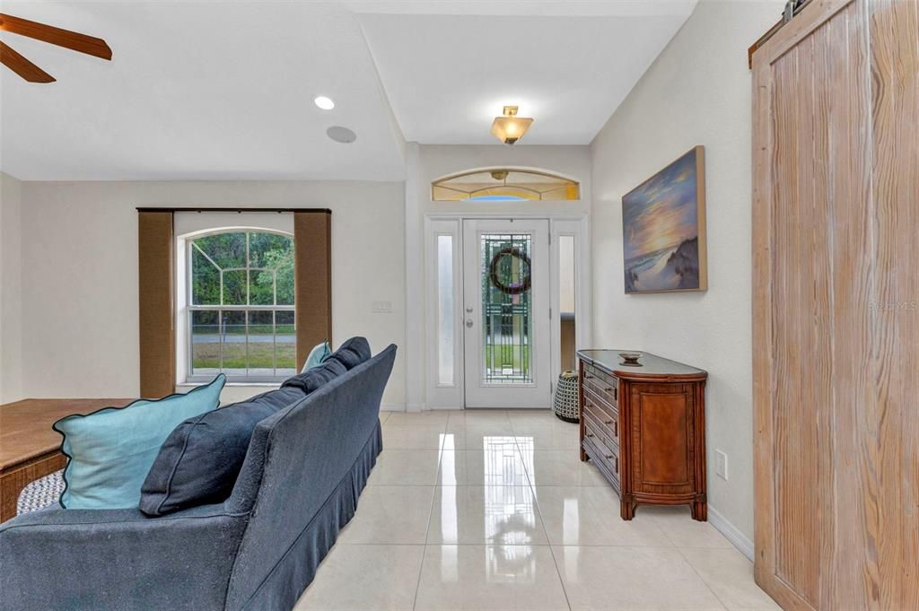 Activo con contrato: $549,000 (3 camas, 2 baños, 1270 Pies cuadrados)