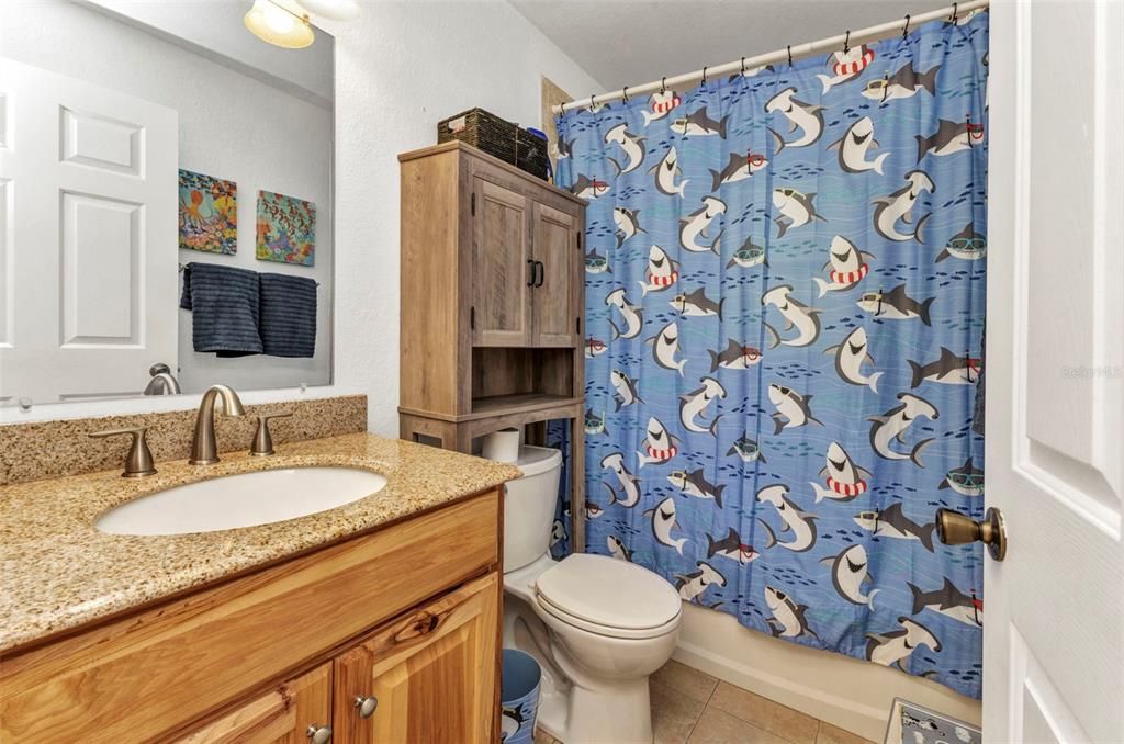 Activo con contrato: $549,000 (3 camas, 2 baños, 1270 Pies cuadrados)