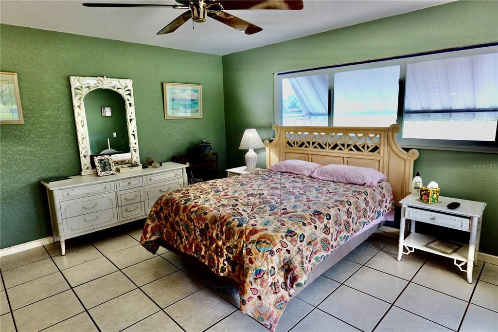 For Sale: $650,000 (3 beds, 3 baths, 2144 Square Feet)