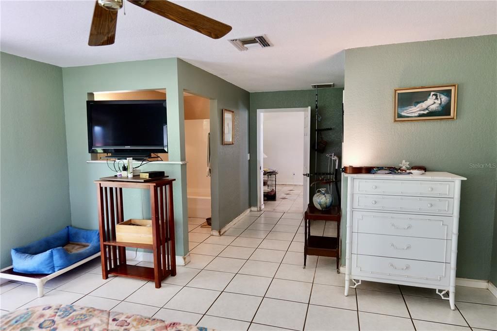 For Sale: $650,000 (3 beds, 3 baths, 2144 Square Feet)