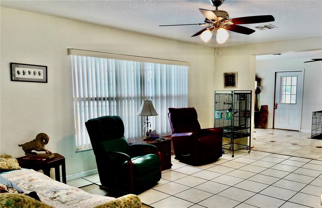 For Sale: $650,000 (3 beds, 3 baths, 2144 Square Feet)