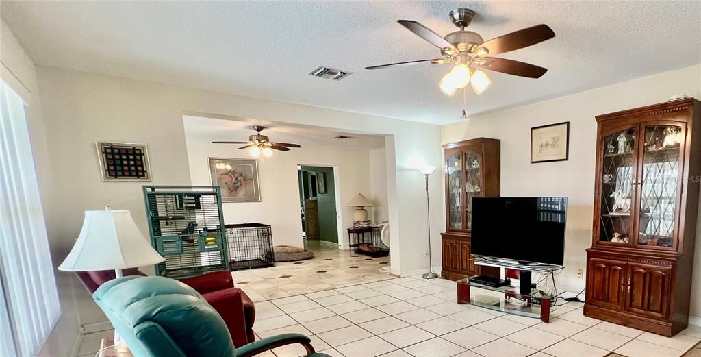 For Sale: $650,000 (3 beds, 3 baths, 2144 Square Feet)