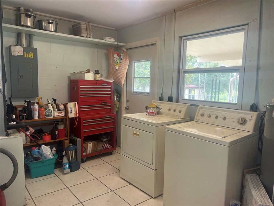 For Sale: $650,000 (3 beds, 3 baths, 2144 Square Feet)