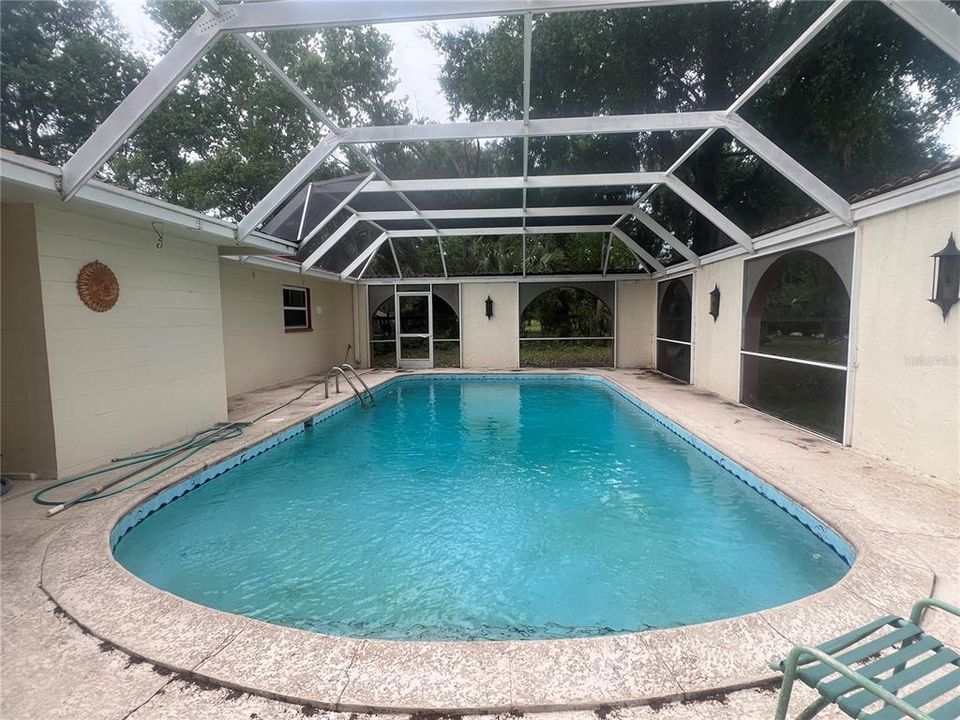 For Sale: $650,000 (3 beds, 3 baths, 2144 Square Feet)