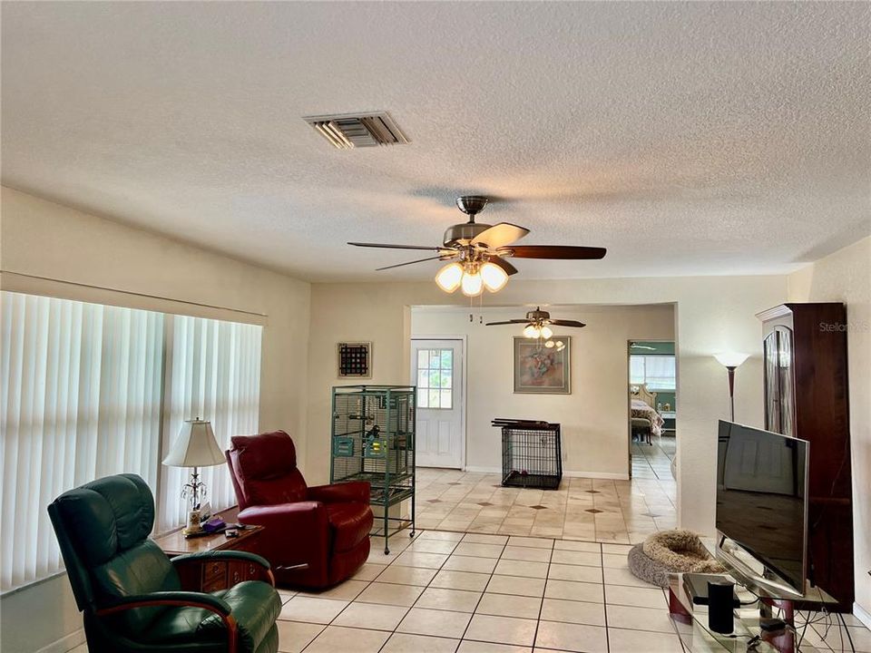 For Sale: $650,000 (3 beds, 3 baths, 2144 Square Feet)