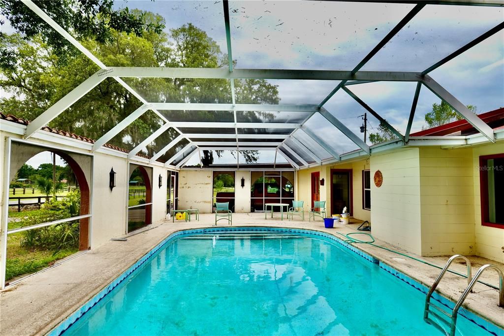 For Sale: $650,000 (3 beds, 3 baths, 2144 Square Feet)