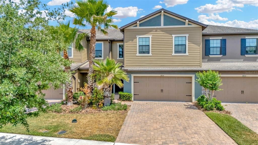 Active With Contract: $300,000 (3 beds, 2 baths, 2319 Square Feet)